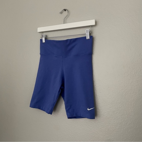 Periwinkle Nike Workout Biker Shorts - Picture 4 of 5